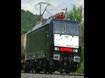 189 110 (ES 64 F4-110) mit Kesselwagenzug in Fahrtrichtung Bad Hersfeld. Aufgenommen am 06.06.2010 bei Mecklar.
